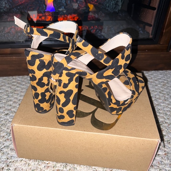 Charlotte Russe Leopard Suede Chunky Heel - Picture 8 of 11